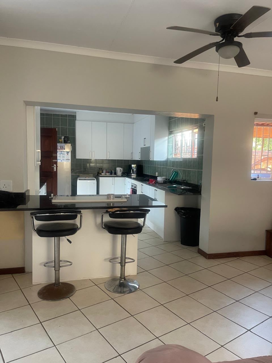 To Let 2 Bedroom Property for Rent in Meerhof North West